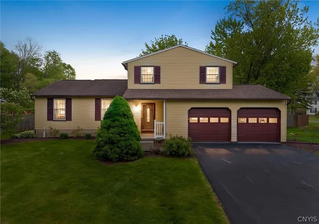 Homes for sale in Manlius, NY | 104 Winsboro Rd, Manlius, NY 13116 | MLS# S1681481