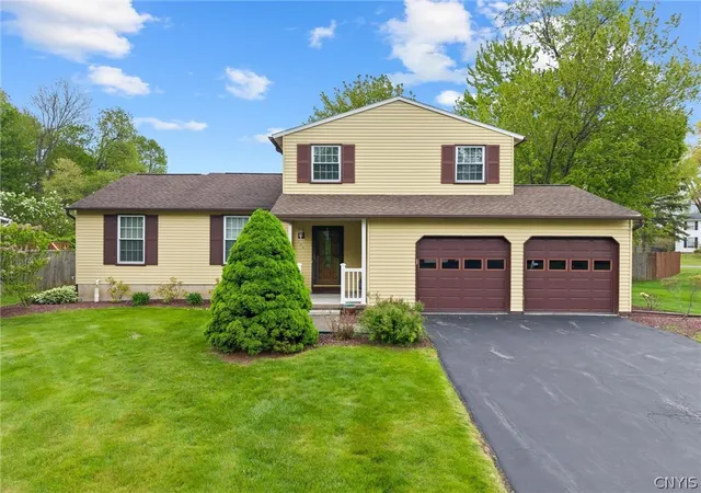 Homes for sale in Manlius, NY | 104 Winsboro Rd, Manlius, NY 13116 | MLS# S1681481