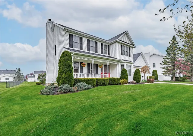 2nd image of 5504 Hallmark Ln, Lockport Town, NY 14094 | MLS# B1682236