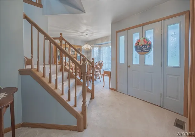 4th image of 5504 Hallmark Ln, Lockport Town, NY 14094 | MLS# B1682236