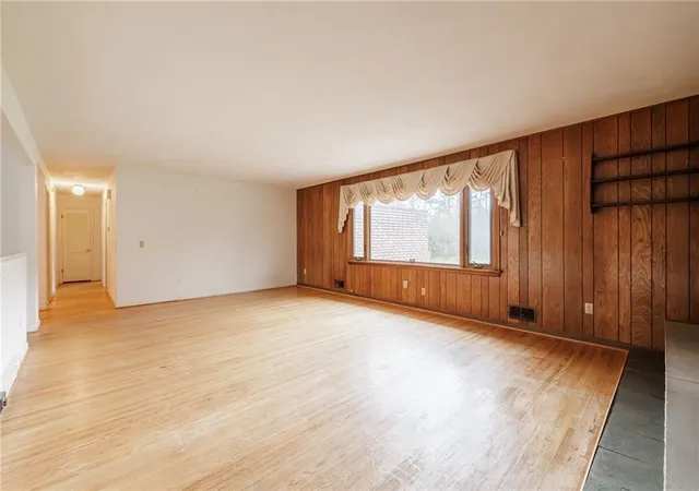 Homes for sale in Gates, NY | 61 Firestone Dr, Gates, NY 14624 | MLS# R1682532