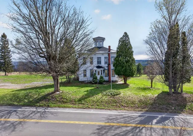 1st image of 1715 E Lake Rd, Skaneateles, NY 13152 | MLS# S1682477