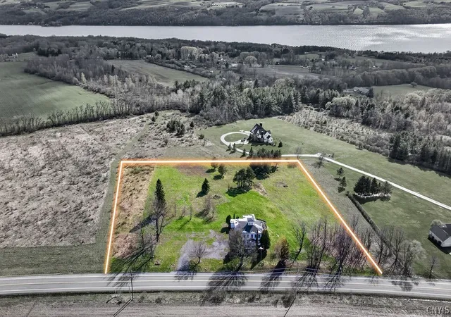 2nd image of 1715 E Lake Rd, Skaneateles, NY 13152 | MLS# S1682477