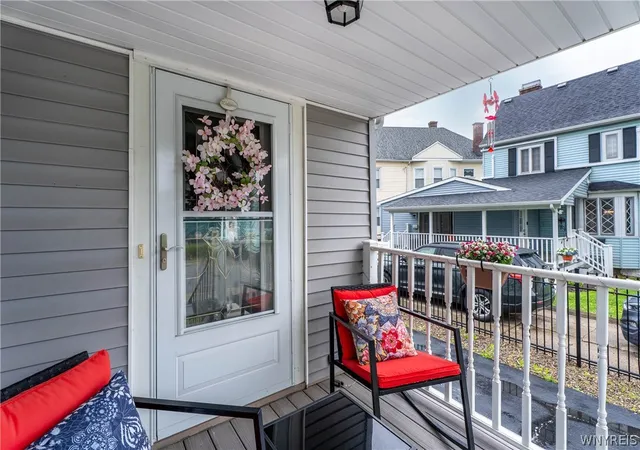 Homes for sale in Buffalo, NY | 11 Oakhurst Ave, Buffalo, NY 14220 | MLS# B1682479