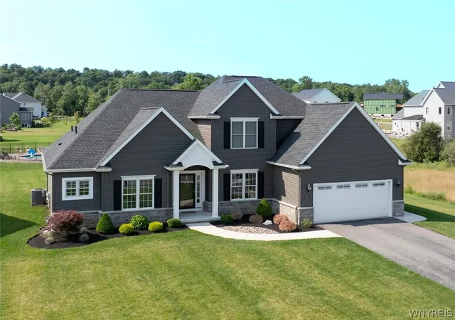1st image of 3929 Wheatfield Xing, Wheatfield, NY 14120 | MLS# B1678459