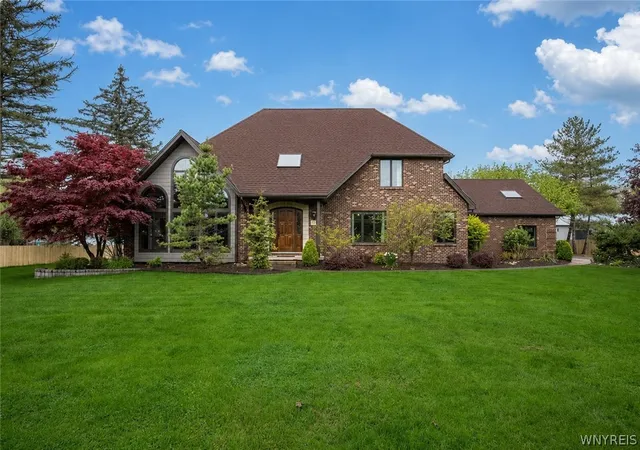 Homes for sale in Grand Island, NY | 4950 East River Rd, Grand Island, NY 14072 | MLS# B1680856