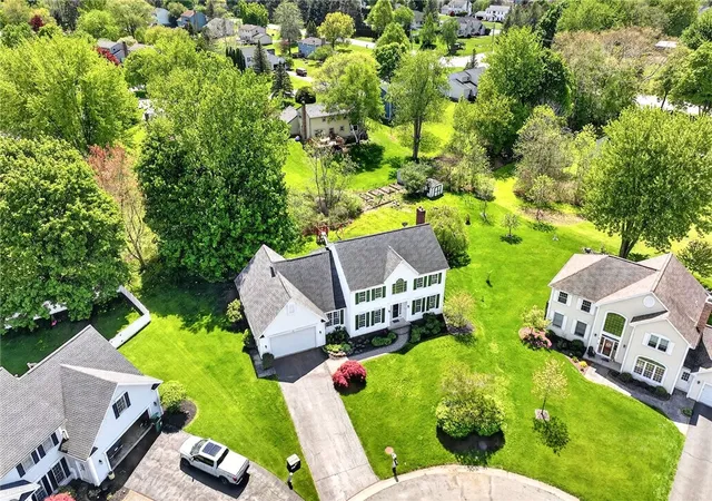 3rd image of 5 Lacosta Ct, Perinton, NY 14450 | MLS# R1682487
