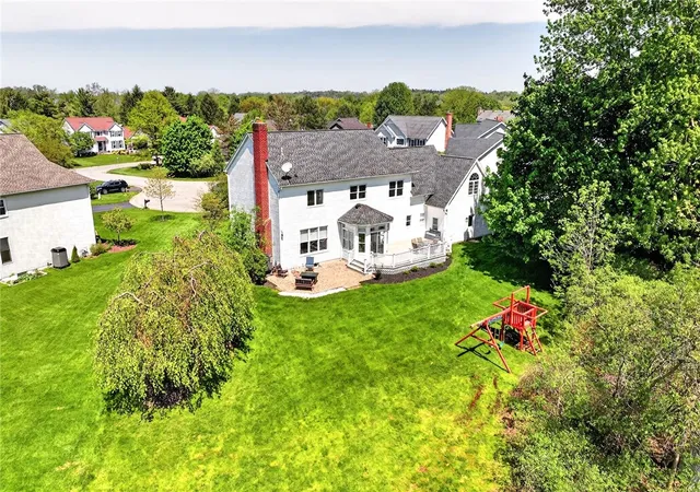 4th image of 5 Lacosta Ct, Perinton, NY 14450 | MLS# R1682487