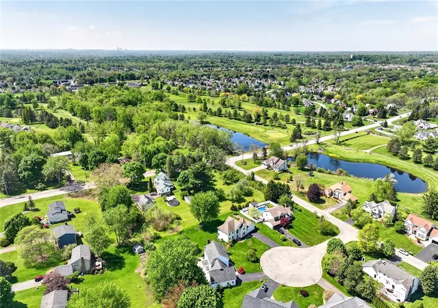 5th image of 5 Lacosta Ct, Perinton, NY 14450 | MLS# R1682487