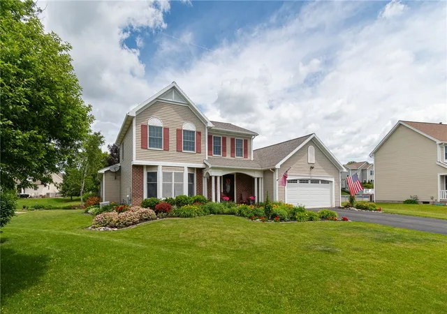 Homes for sale in Canandaigua, NY | 237 Pickering St, Canandaigua, NY 14424 | MLS# R1681435