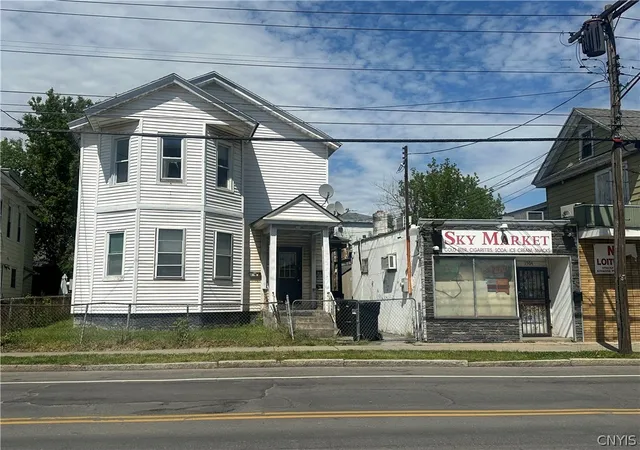 1st image of 1506 Lodi St, Syracuse, NY 13208 | MLS# S1680376