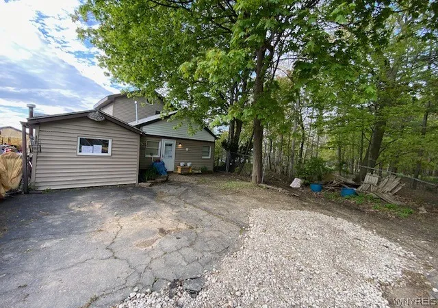 Homes for sale in Evans, NY | 6474 Hamilton Dr, Evans, NY 14047 | MLS# B1682735