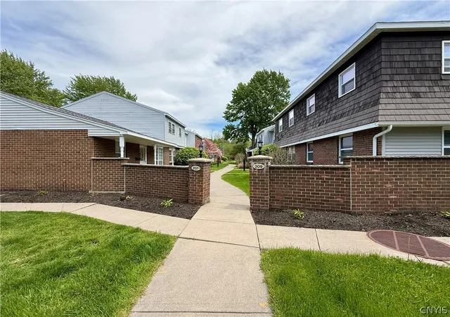 Homes for sale in Manlius, NY | 207 Highbridge Street, Manlius, NY 13066 | Houzeo