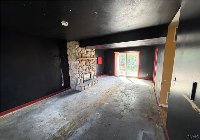Photo 3 of Single family home for sale at 78 Ferndale Ln, Minoa, NY 13116 | MLS# S1678039 | Listing updated on 2026-05-19