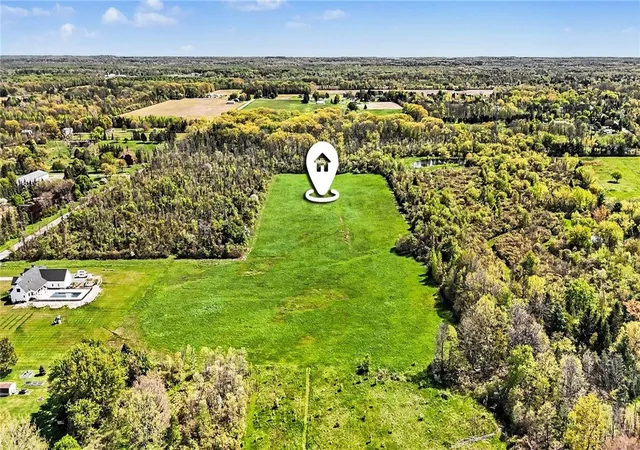 3rd image of 35 Draffin Rd, Parma, NY 14468 | MLS# R1682501