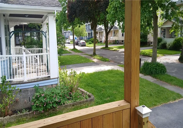 Homes for sale in Rochester, NY | 54 Berry St, Rochester, NY 14609 | MLS# R1682822