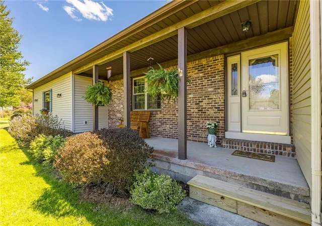 Homes for sale in Macedon, NY | 827 Turner Rd, Macedon, NY 14522 | MLS# R1677985