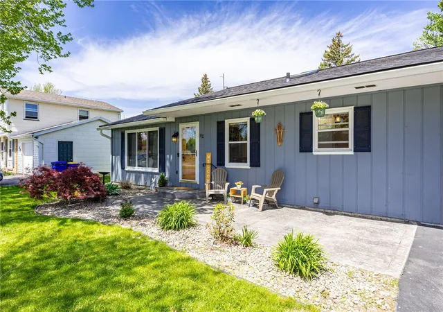 2nd image of 82 Doerun Dr, Greece, NY 14626 | MLS# R1674123