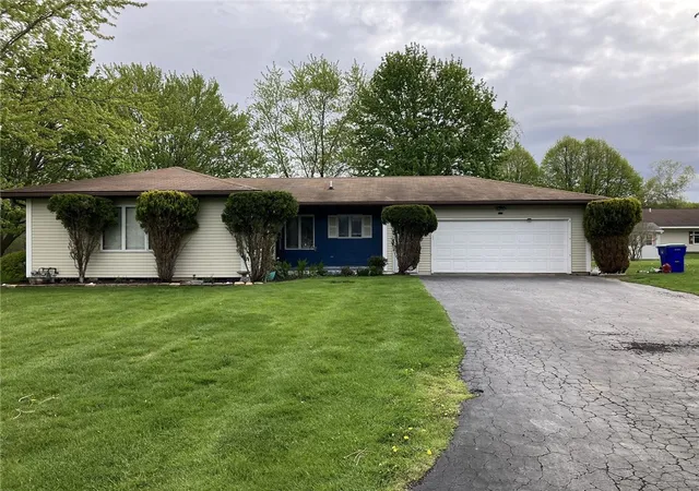 Homes for sale in Shelby, NY | 102 Eastview Dr, Shelby, NY 14103 | MLS# R1682318