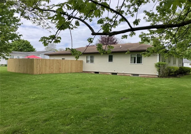 Homes for sale in Shelby, NY | 102 Eastview Dr, Shelby, NY 14103 | MLS# R1682318