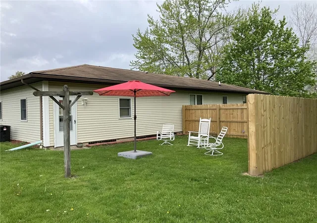 Homes for sale in Shelby, NY | 102 Eastview Dr, Shelby, NY 14103 | MLS# R1682318
