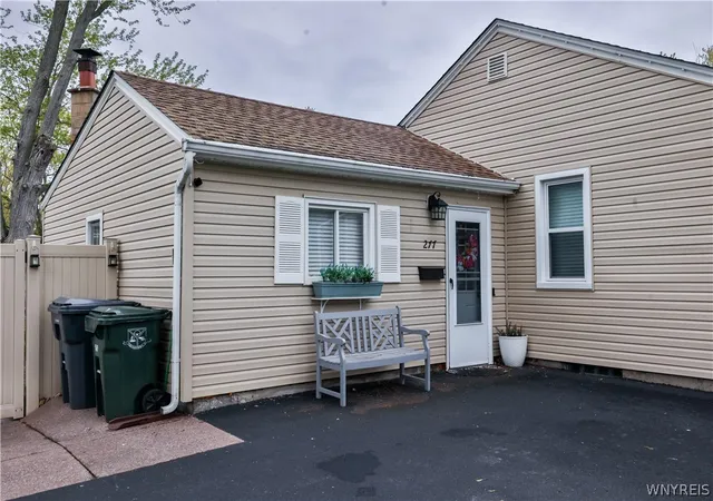 3rd image of 277 Elm St, Porter, NY 14174 | MLS# B1681181