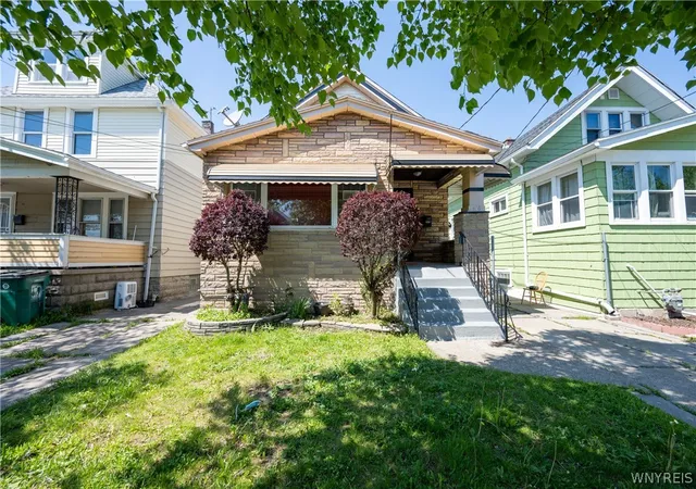 Homes for sale in Buffalo, NY | 418 Lisbon Ave, Buffalo, NY 14215 | MLS# B1682831