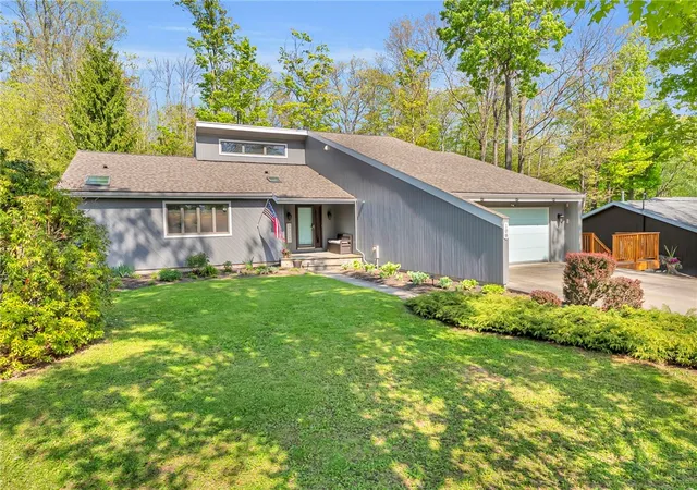 Homes for sale in Cobleskill, NY | 108 Van Deusen Dr, Cobleskill, NY 12043 | MLS# R1679168