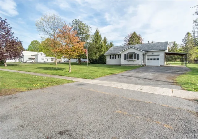 Homes for sale in Hounsfield, NY | 334 Dodge Ave, Hounsfield, NY 13685 | MLS# S1682349