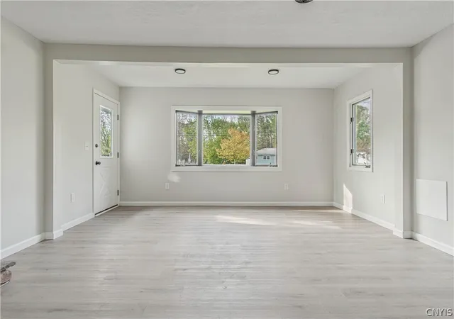 Homes for sale in Hounsfield, NY | 334 Dodge Ave, Hounsfield, NY 13685 | MLS# S1682349
