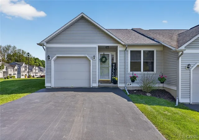 1st image of 183 Timber Wolf Cir, Syracuse, NY 13209 | MLS# S1682549