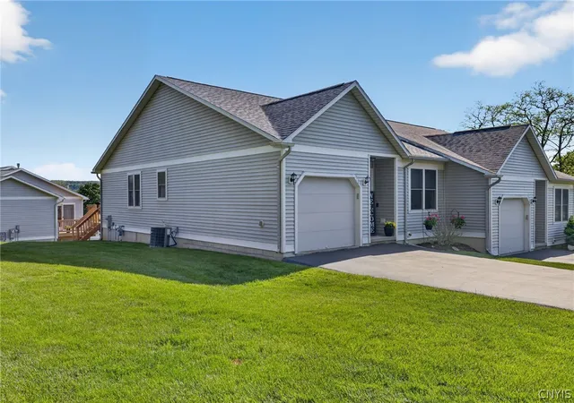 2nd image of 183 Timber Wolf Cir, Syracuse, NY 13209 | MLS# S1682549