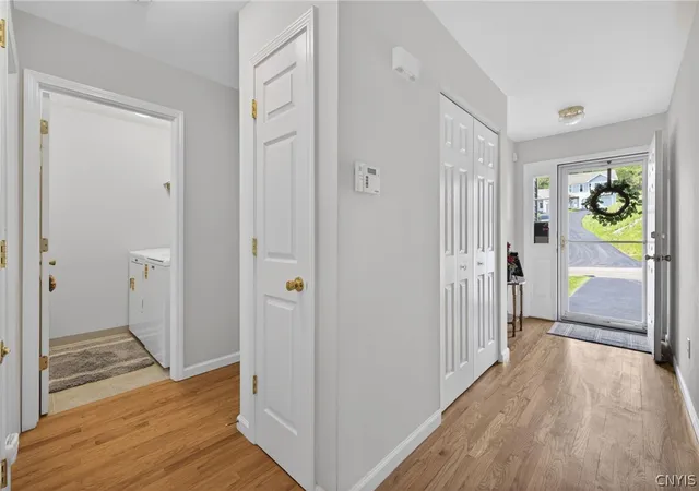 3rd image of 183 Timber Wolf Cir, Syracuse, NY 13209 | MLS# S1682549