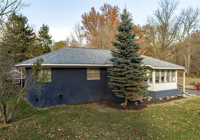 Homes for sale in North Tonawanda, NY | 148 Cramer St, North Tonawanda, NY 14120 | MLS# B1682638