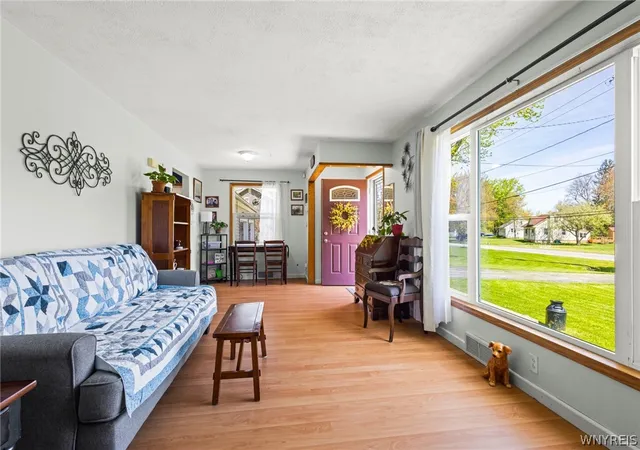 Homes for sale in Alden, NY | 2052 Crittenden Rd, Alden, NY 14004 | MLS# B1682390