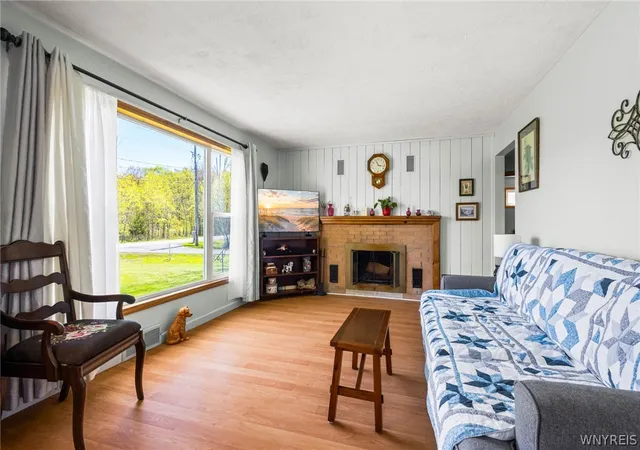 Homes for sale in Alden, NY | 2052 Crittenden Rd, Alden, NY 14004 | MLS# B1682390