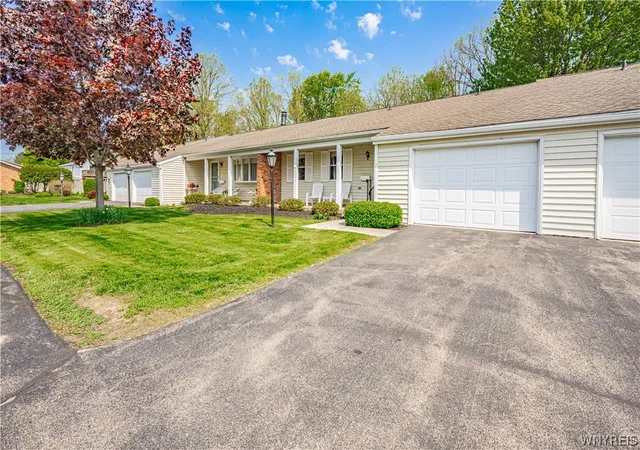 3rd image of 7 The Common, Lockport City, NY 14094 | MLS# B1682679