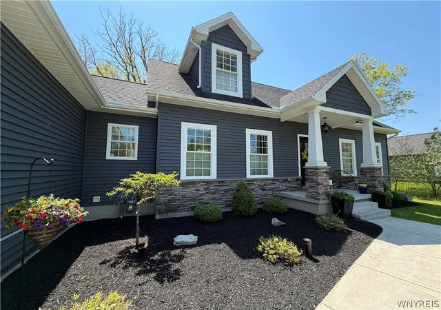 Homes for sale in Grand Island, NY | 2050 Love Rd, Grand Island, NY 14072 | MLS# B1682862