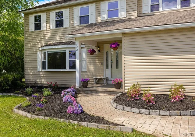 Homes for sale in Cazenovia, NY | 5881 Fieldstone Dr, Cazenovia, NY 13035 | MLS# S1682529