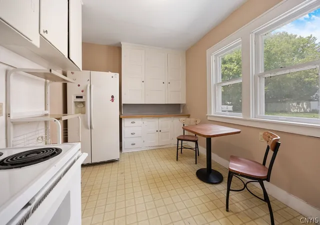 2nd image of 1016 Lancaster Ave, Syracuse, NY 13210