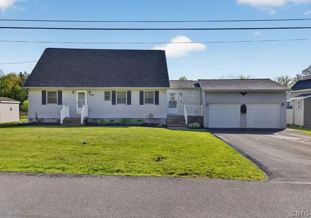 39th image of 7690 Seneca Beach Dr, Baldwinsville, NY 13027 | MLS# S1682594