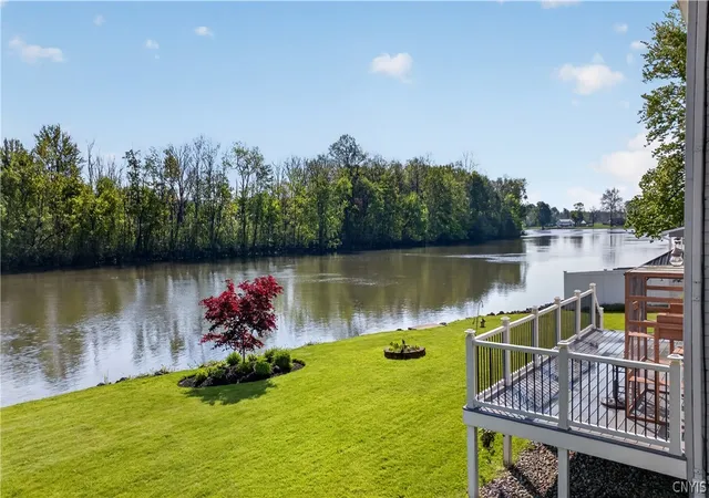 5th image of 7690 Seneca Beach Dr, Baldwinsville, NY 13027 | MLS# S1682594