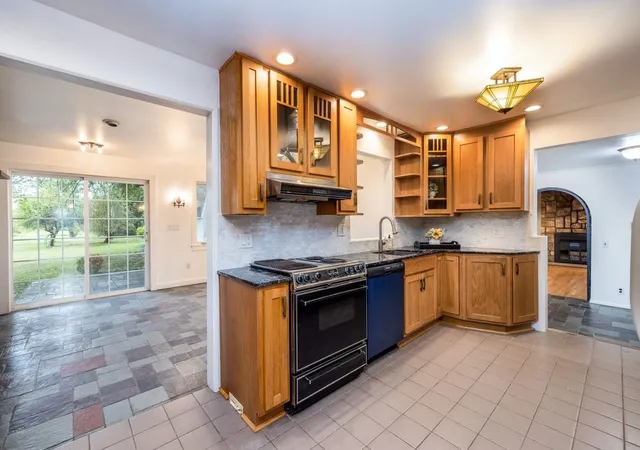 4th image of 1616 Lake Rd, Webster, NY 14580 | MLS# R1681820