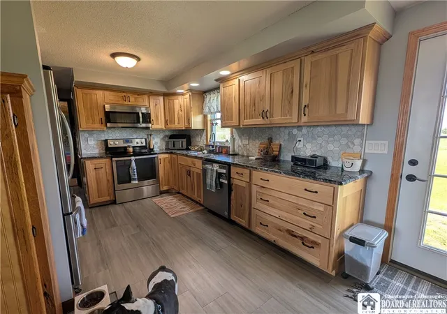 5th image of 13400 Parker Rd, Holland, NY 14080 | MLS# R1682591