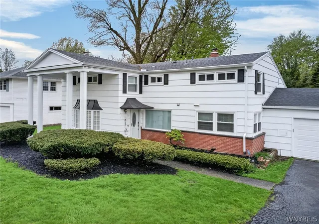 1st image of 32 Hunters Ln, Buffalo, NY 14221 | MLS# B1683027