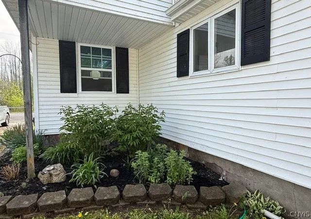 Homes for sale in Oneida, NY | 1301 N Lake St, Oneida, NY 13421 | MLS# S1682124