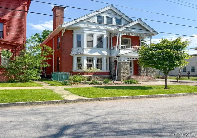 Homes for sale in Utica, NY | 1129 Summit Pl, Utica, NY 13501 | MLS# S1682991