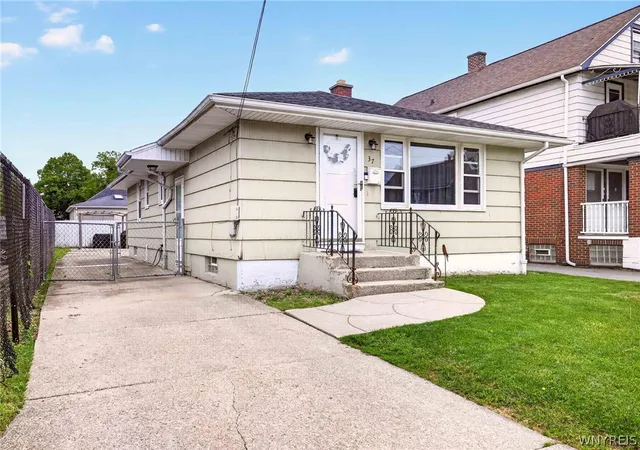Homes for sale in Buffalo, NY | 37 Lorraine Ave, Buffalo, NY 14220 | MLS# B1682471