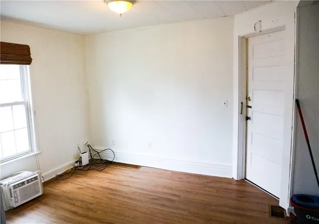 Listing Photo 2 - Condo for sale in building located at 272 Linden St, Rochester, NY 14620 - Unit #