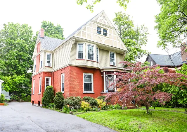 Homes for sale in Rochester, NY | 272 Linden St, Rochester, NY 14620 | MLS# R1682836